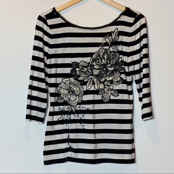 White House Black Market Tops - EUC White House Black‎ Market striped embroidered rhinestone embellished blouse